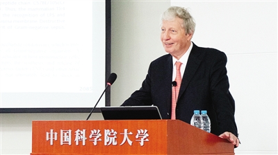 诺贝尔奖得主朱尔斯·霍夫曼教授：从研究小小果蝇到解析人类免疫学